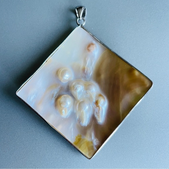 Stunning Blister Pearls Mother Of Pearl Shell Square Pendant Silver Edge… - Picture 7 of 7